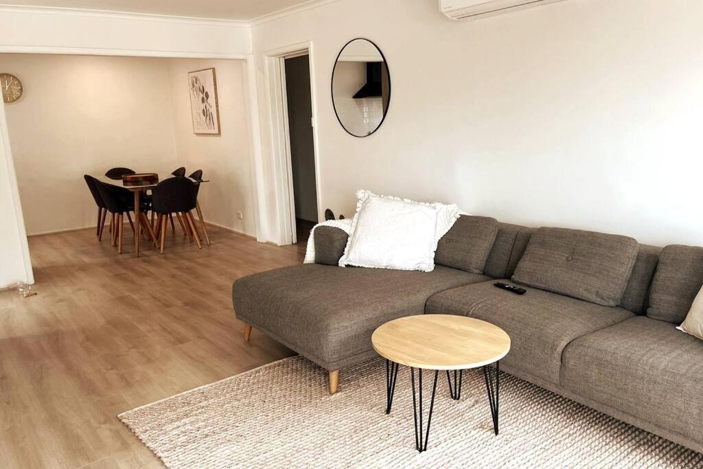 Spacious Unit In Convenient Location Holiday home *