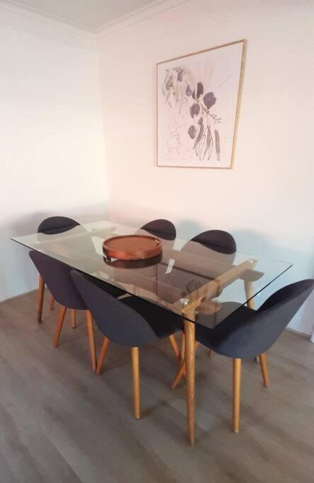 Spacious Unit In Convenient Location * Yarrawonga