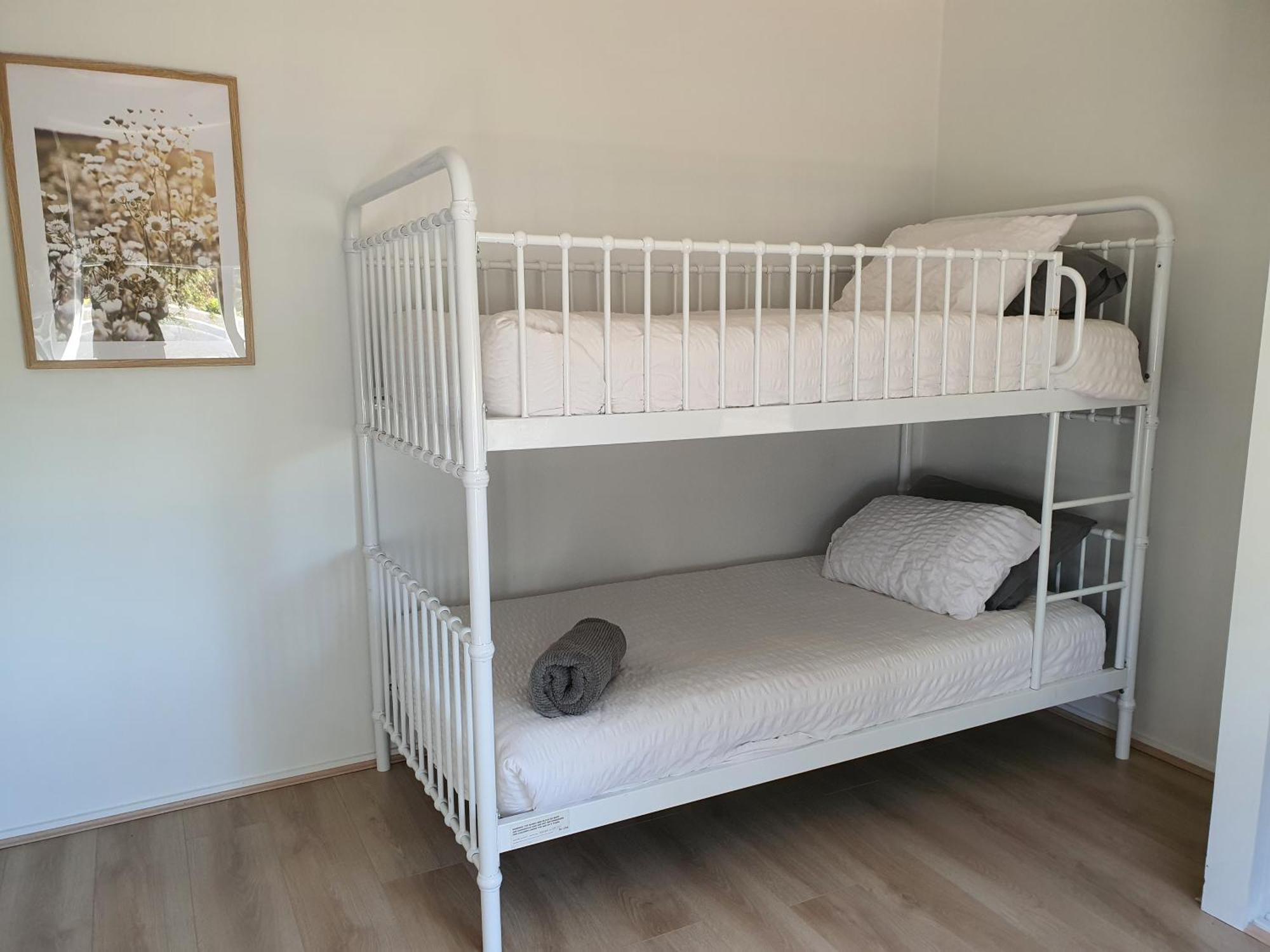 Holiday home Spacious Unit In Convenient Location *