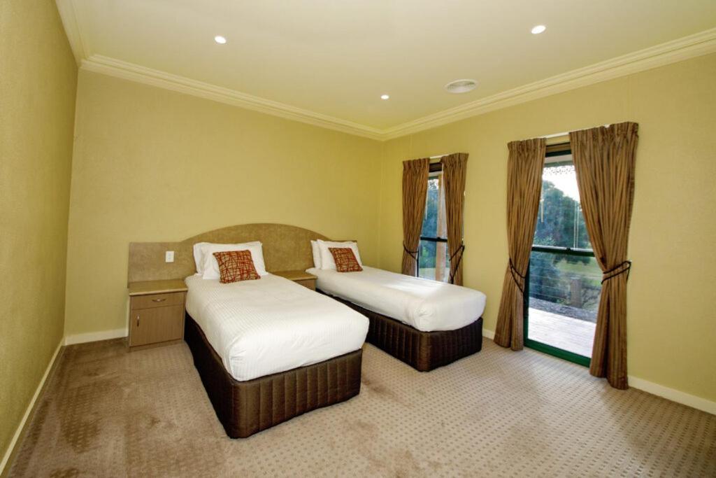 Mulwala Golf Club 5* Yarrawonga