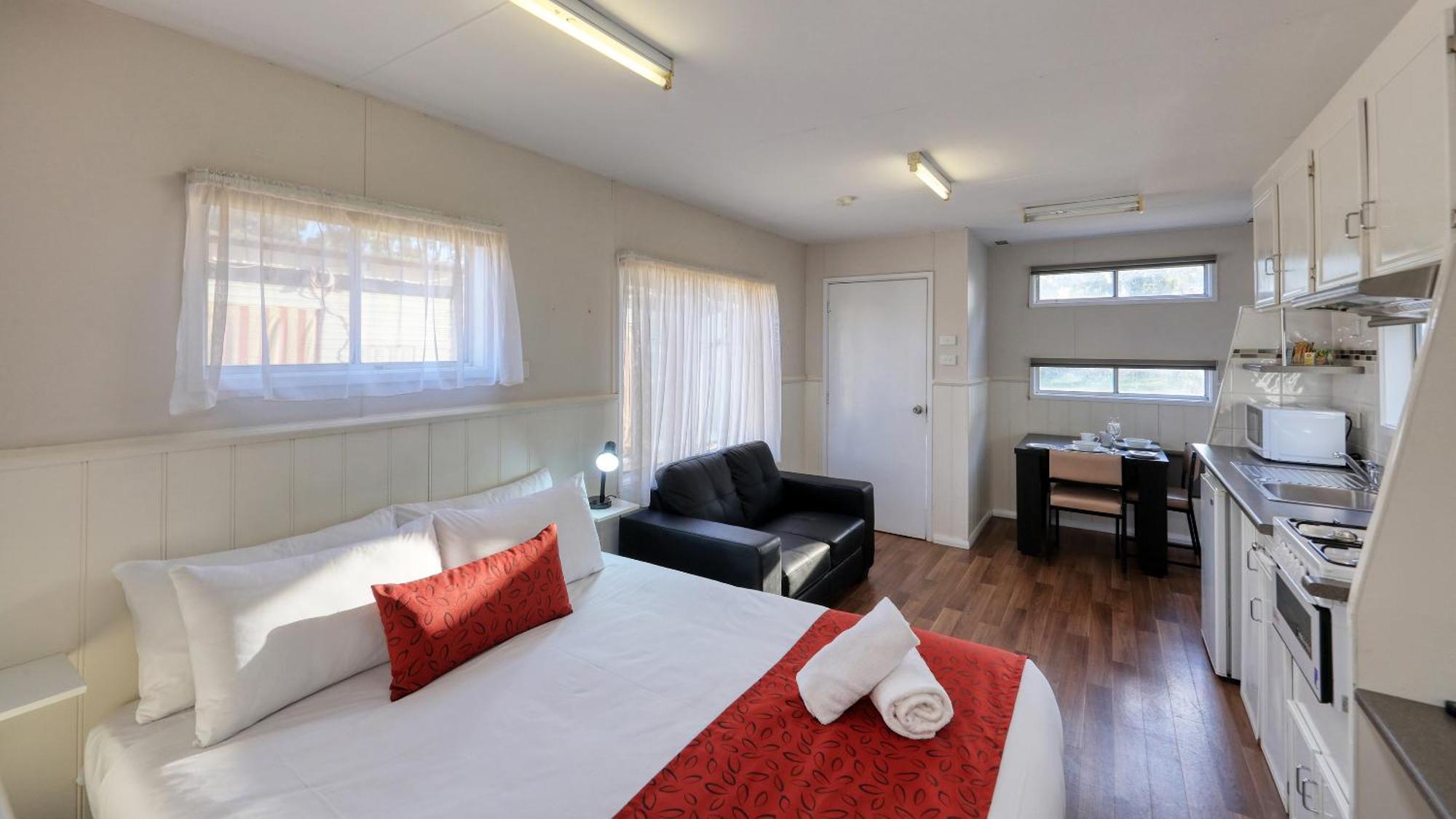Riverlands Tourist Park Holiday park